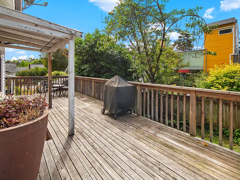 209 W Blaine St — Photo 12