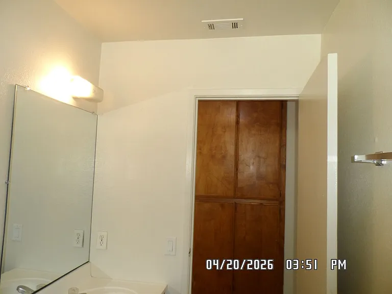 16552 Vine St — Photo 22