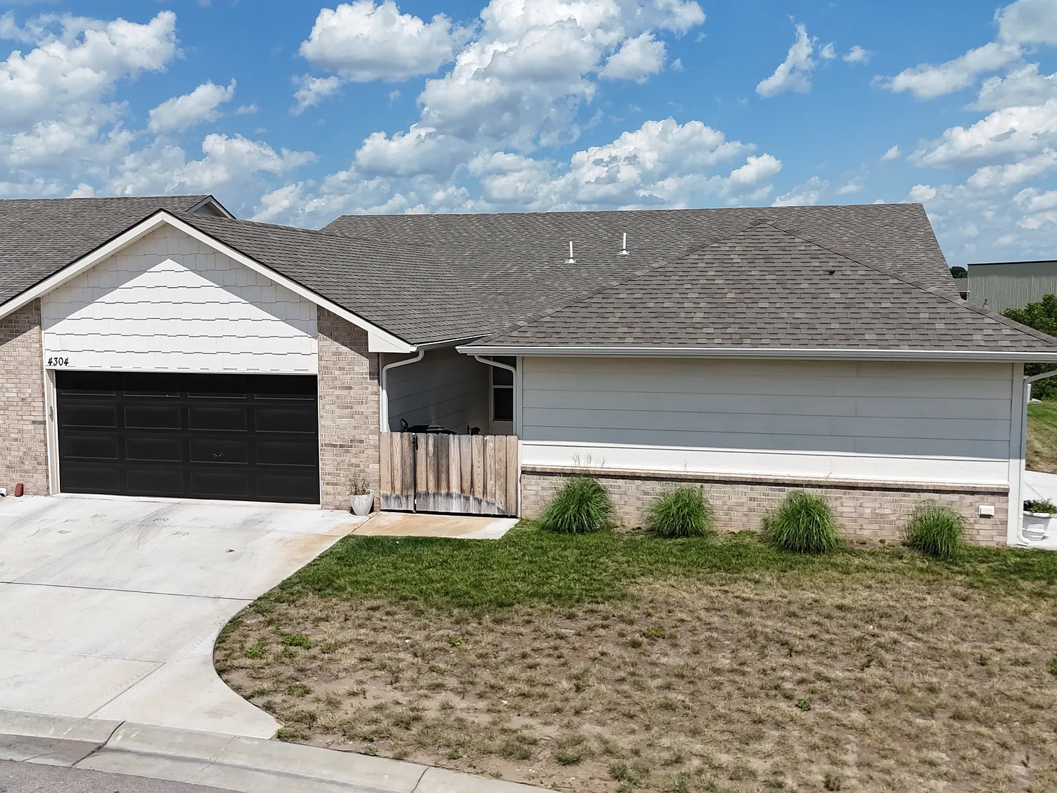 4 bed, 1376 sqft, $1,750 — Photo 1