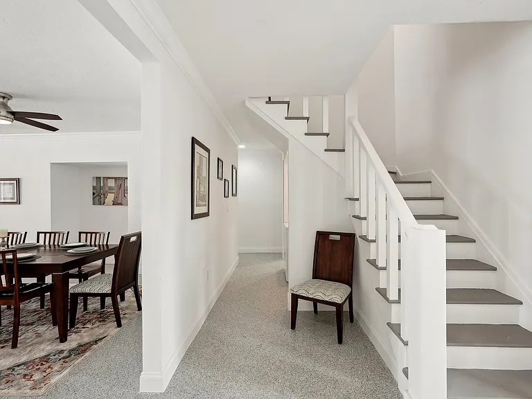 55 N Washington Dr — Photo 32