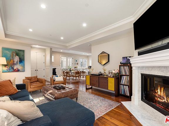 5th image of 939 20th St APT 1