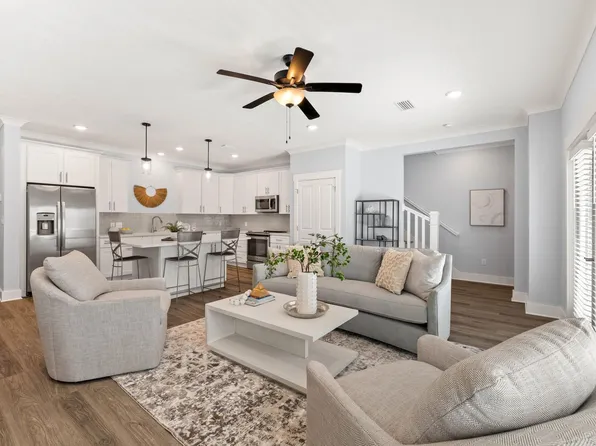 100 Beach Dr #9, Destin, FL 32541