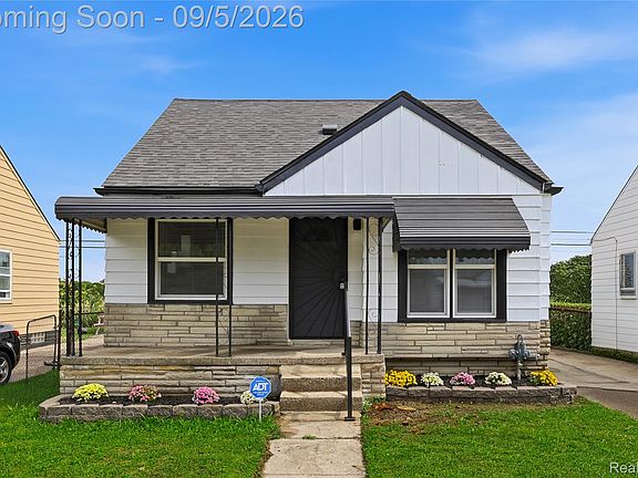 2nd image of 20018 Bloom St