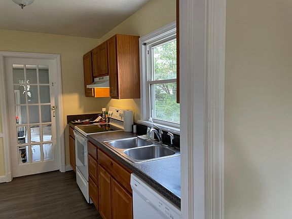 3rd image of 2018 Oakwood Ln