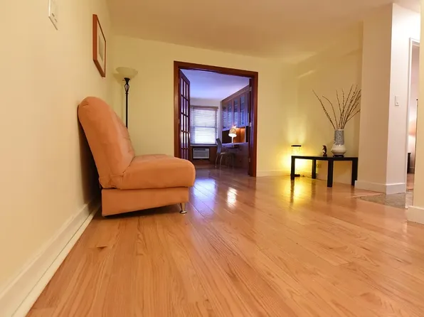 141 East 55th Street image 1 of 10