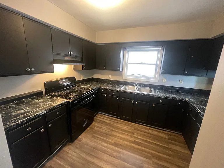 505-507 W. Burleigh St. (Townhouse) — Photo 9