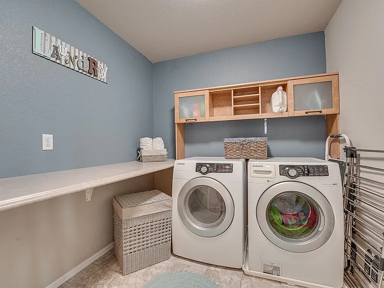 1302 Chamois Dr — Photo 32