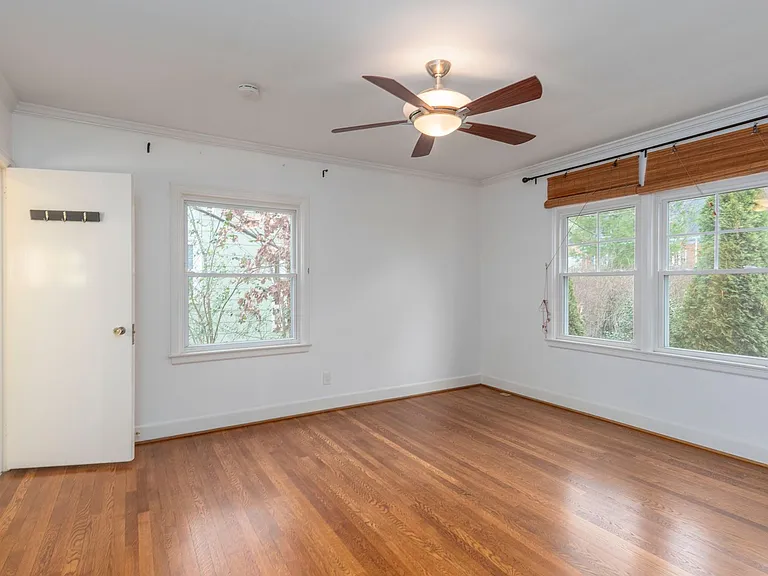 16 Lorraine Ave — Photo 12