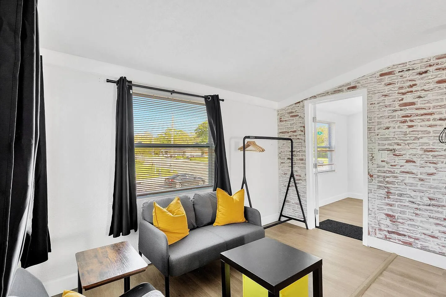 Studio, 500 sqft, $1,350 — Photo 2