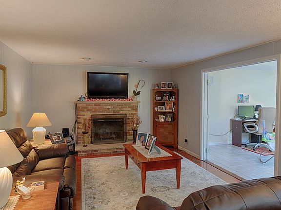 5th image of 29 Sugarmills Cir