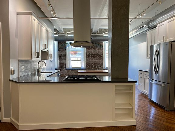 3rd image of 1220 Buttonwood St APT 102