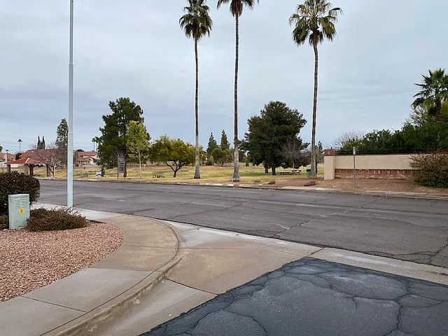 1097 E Chilton Dr — Photo 4