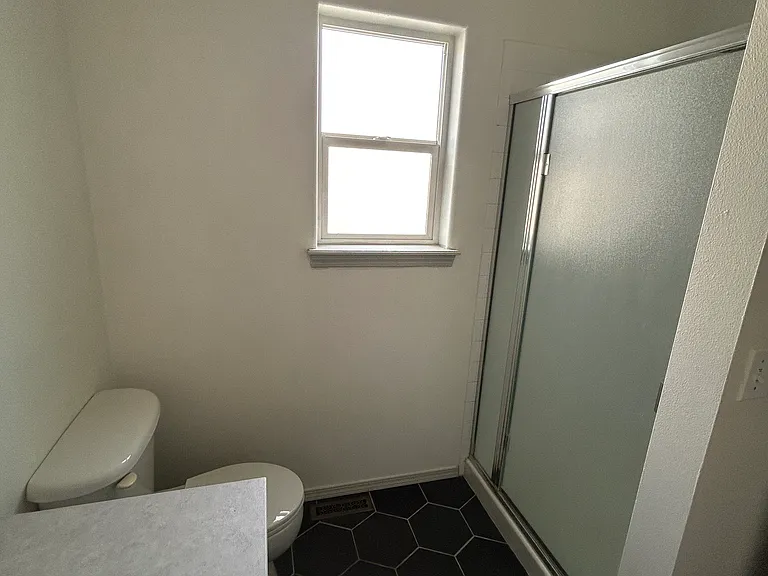 4227 E 38th Ave — Photo 15