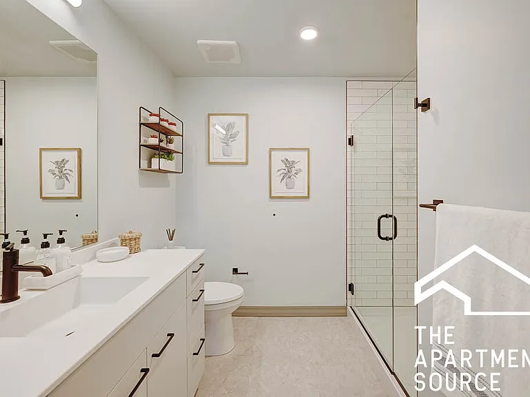 2155 N Elston Ave #1 — Photo 9