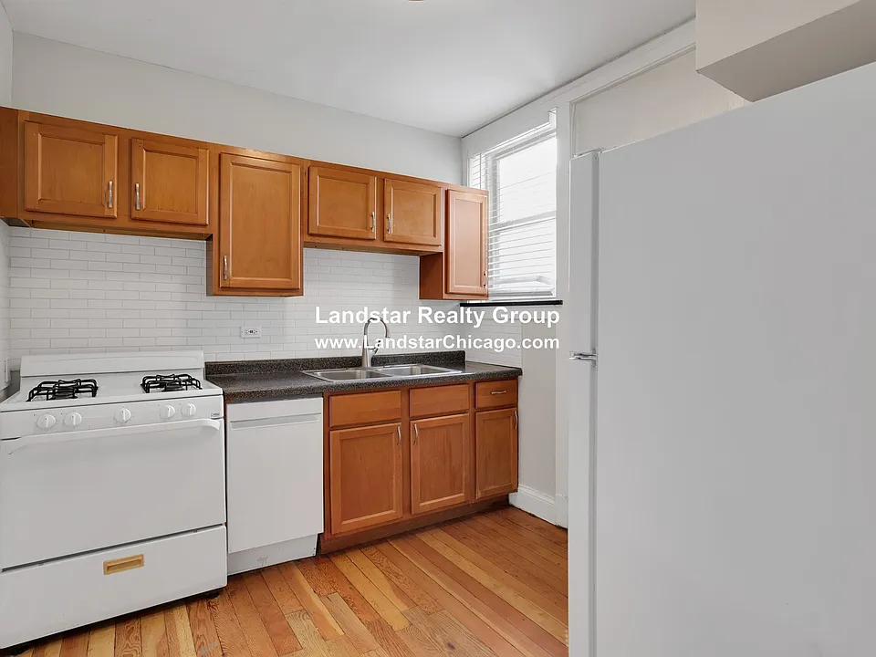 5544 W Leland Ave #1M