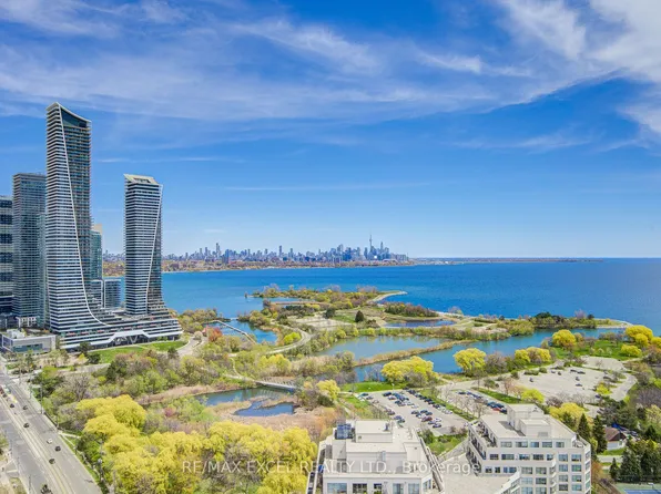 2269 Lake Shore Blvd W #2105, Toronto, ON M8V 3X6