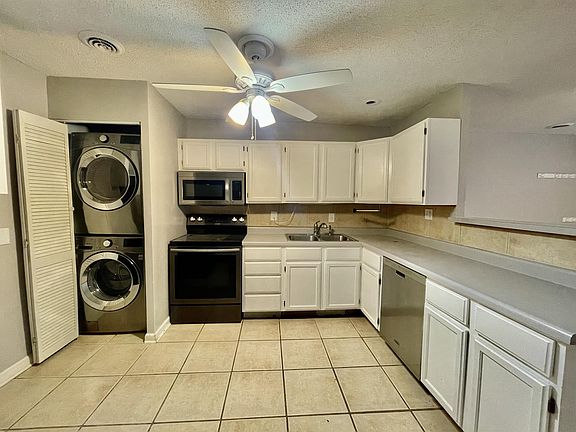 4th image of 6405 E 152nd St #1