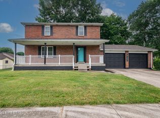102 Kristen Ct, Radcliff, KY 40160