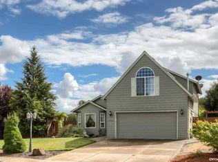 1621 SW Filbert Ln, Dallas, OR 97338