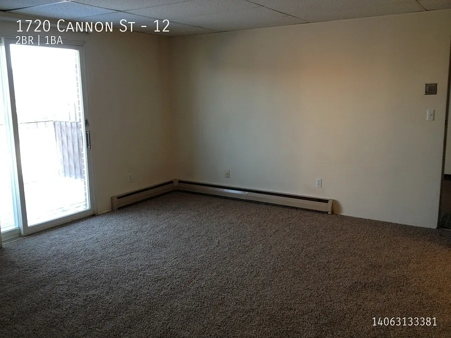 Upper level two bedroom rental — Photo 3