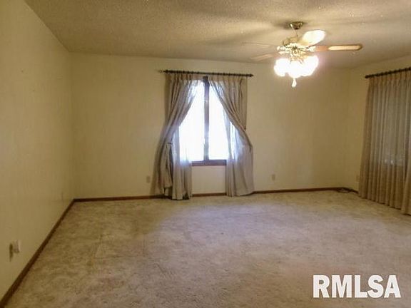 3rd image of 123 Anderson St
