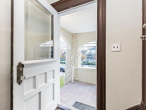 5th image of 73 Glenridge Ave #1