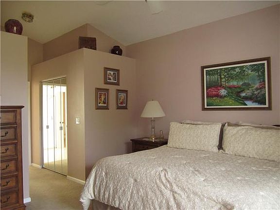 5th image of 1623 SE Ballantrae Blvd