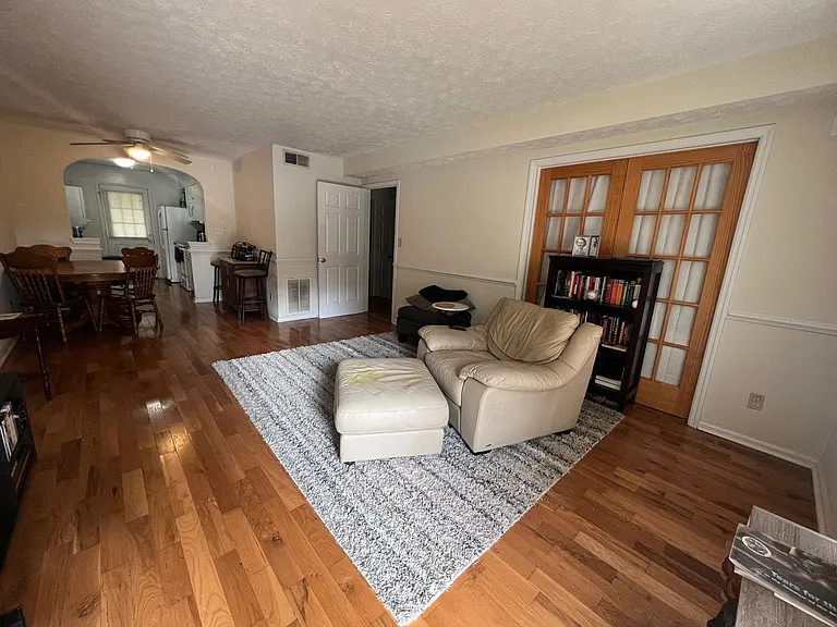 Greenwood Apartments — Photo 8