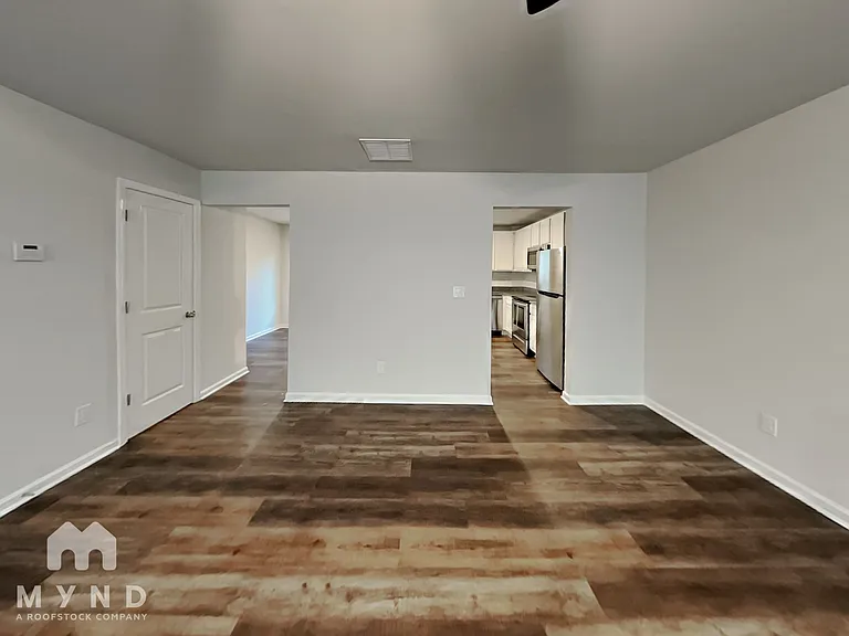 1826 Carrington Dr — Photo 3