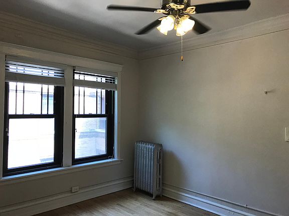 5th image of 5445 S Woodlawn Ave APT 3W