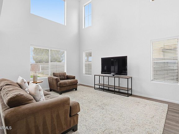 5th image of 462 E CHRISTOPHER Street