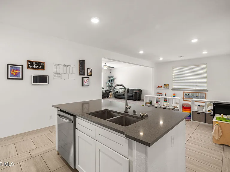 908 Crystal Deer Dr — Photo 19
