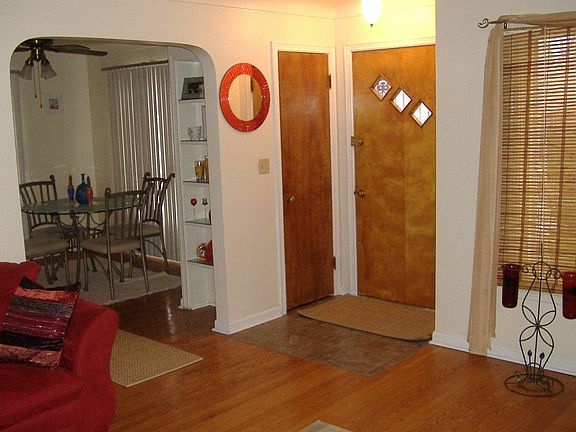 2nd image of 1419 Sylvan Ave SE