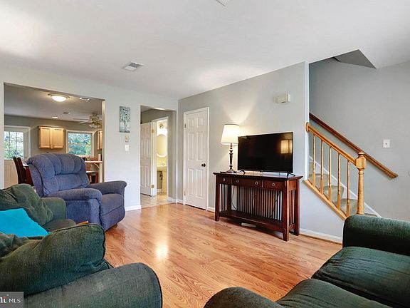 4th image of 1111 Sprecher Ave