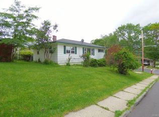 65 Commonwealth Ave, Middletown, NY 10940