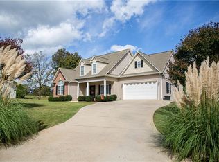 107 Ridgecrest Dr, West Union, SC 29696