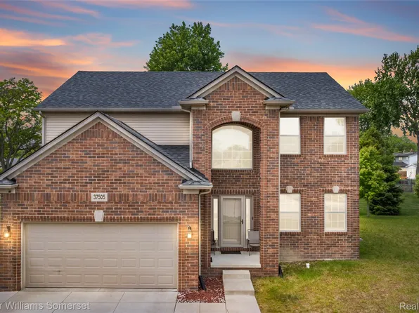 37505 Tamarack Dr, Sterling Heights, MI 48310