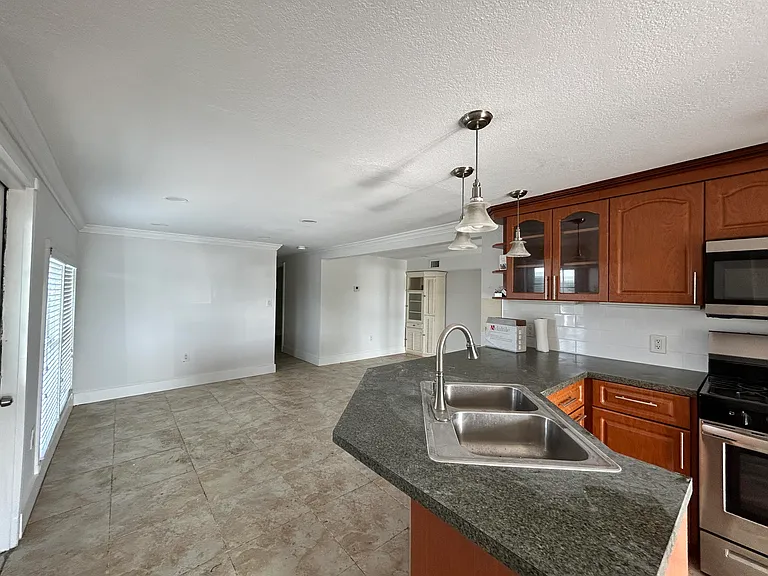 100 Sunset Ln — Photo 18