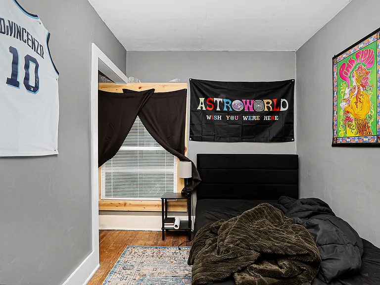 upper level 5th bedroom