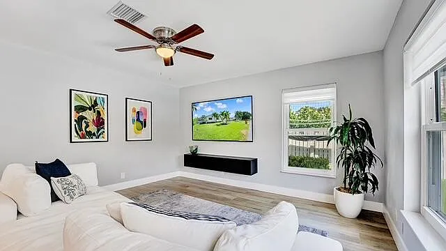 722 SW 28th Ave — Photo 16
