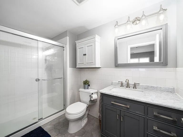 536 Grand St #403 — Photo 8