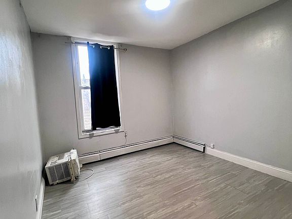 4th image of 1372 Zerega Ave #2