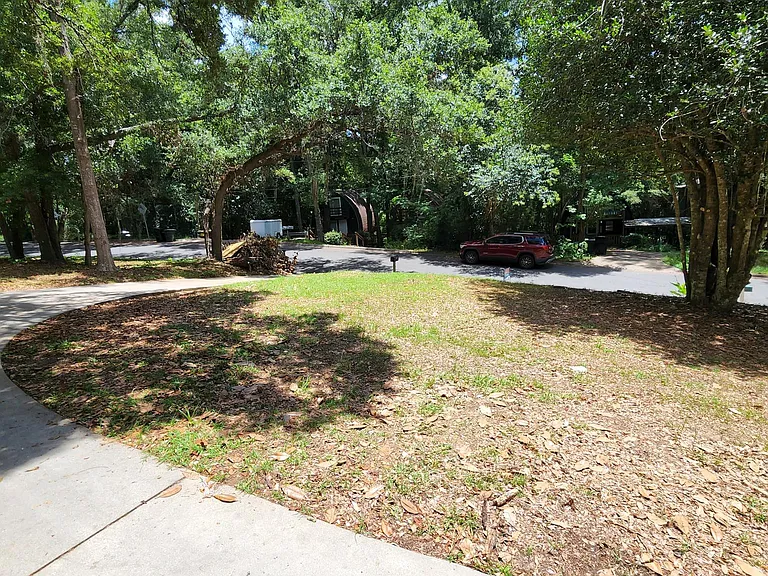 2479 Dundee Dr — Photo 29