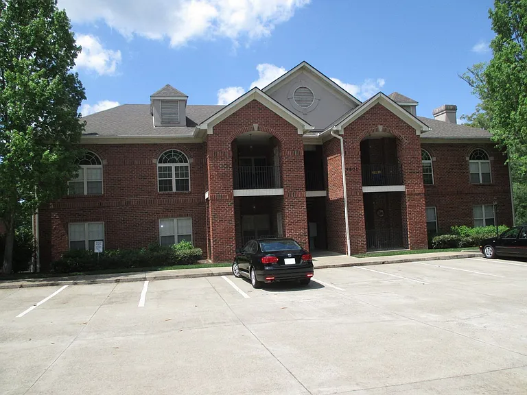 4801 Lyons View Pike #B101 — Photo 1