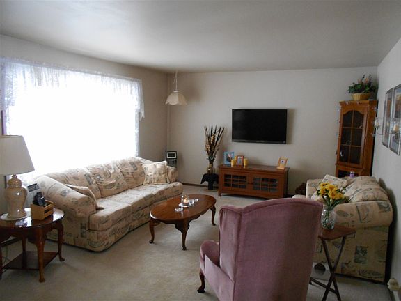 3rd image of 10470 Firefly Ct