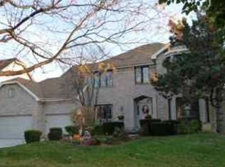 1135 W Trinity Dr, Addison, IL 60101