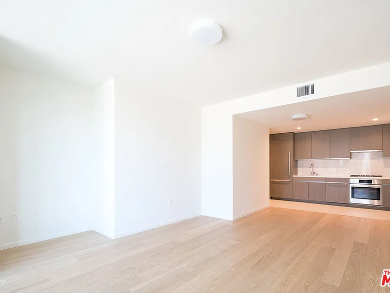 889 Francisco St #1511 — Photo 4