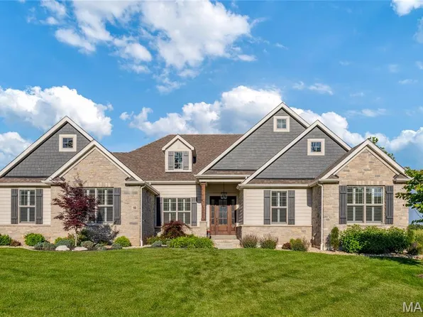 150 Westleigh Manor Dr, Wentzville, MO 63385