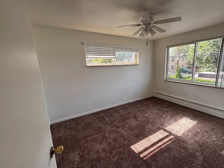 715 Moore St — Photo 8
