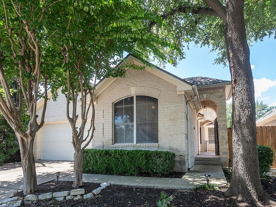 1st image of 46 Troon Dr